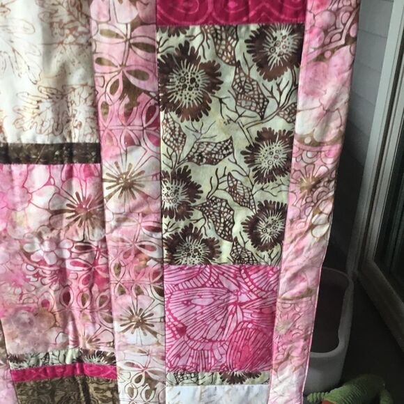 Handmade Batik Quilt - Picture 4 of 15